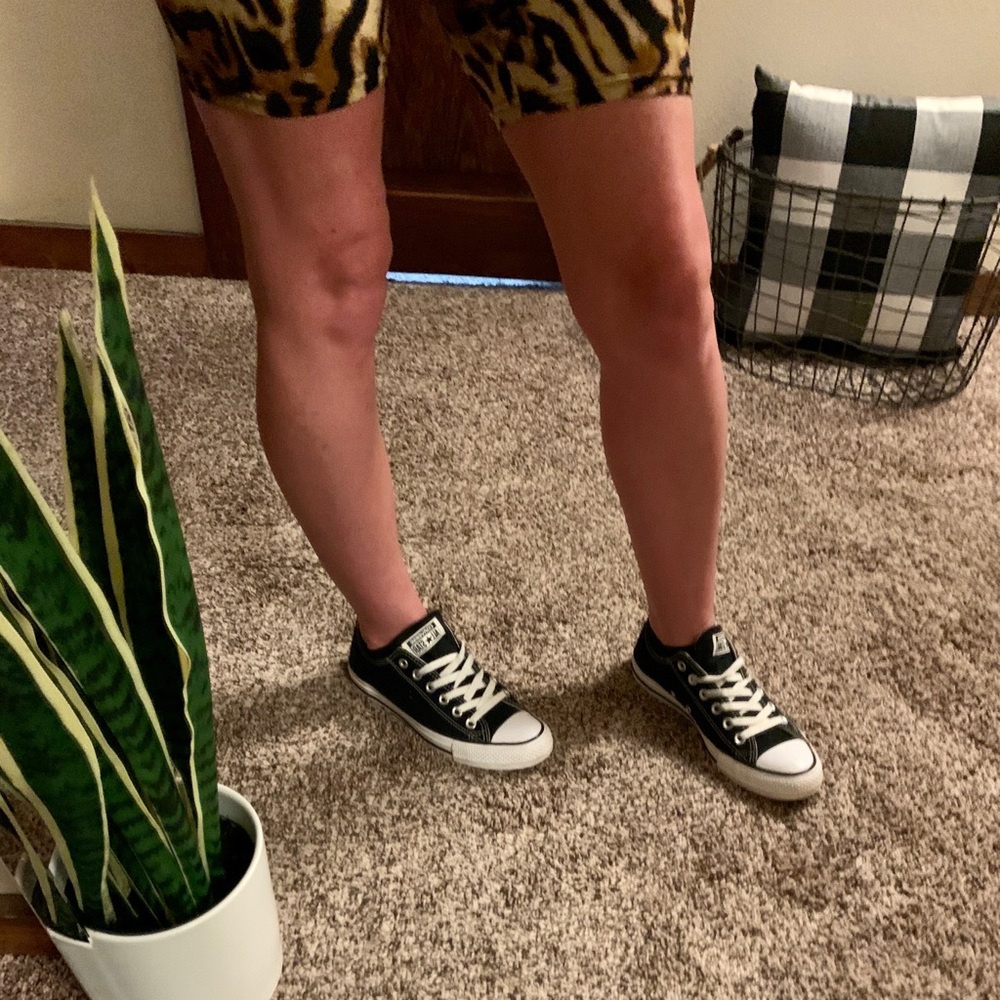 Women’s size 8 Converse